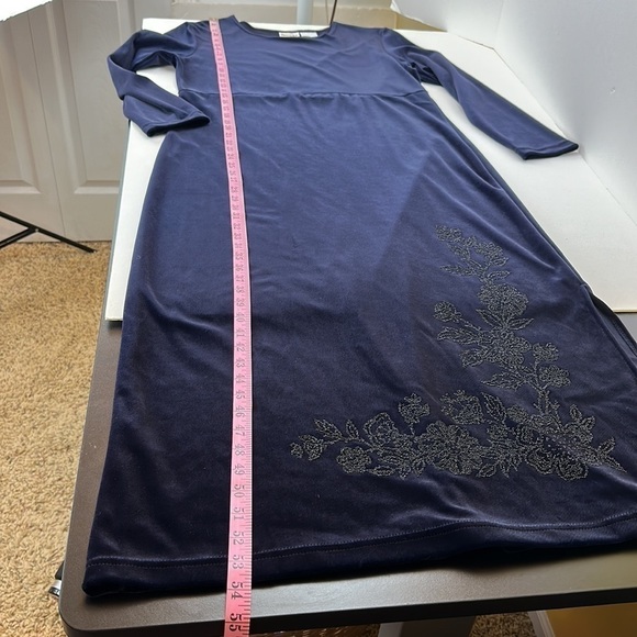 Vintage TR Bentley Navy Velvet Maxi Dress Large Floral Beaded Detail Side Slit - Picture 13 of 14